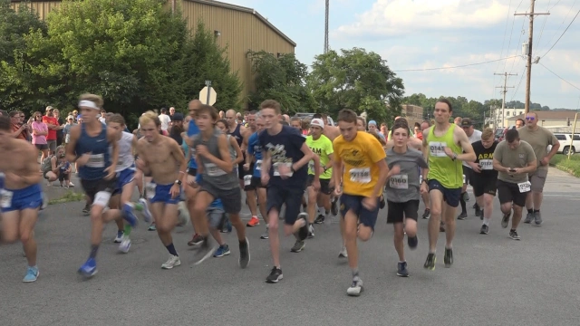 people running in a race